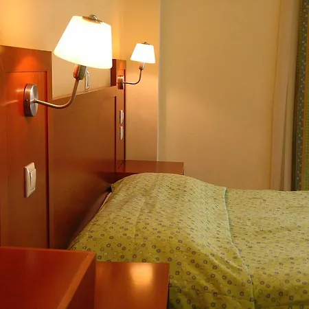 Artemis Отель Толон