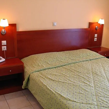 Отель Artemis 2*