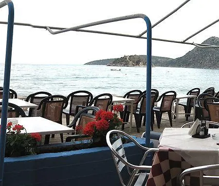Artemis Hotel