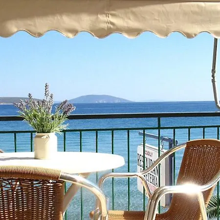 Отель Artemis Толон