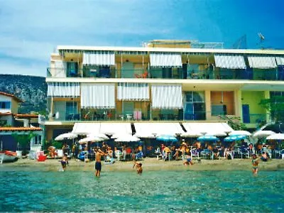 Artemis Hotel