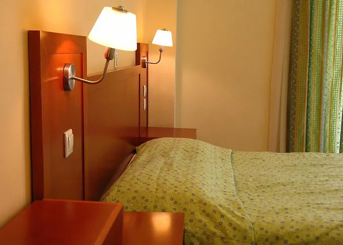 阿尔特弥斯酒店 酒店 托隆