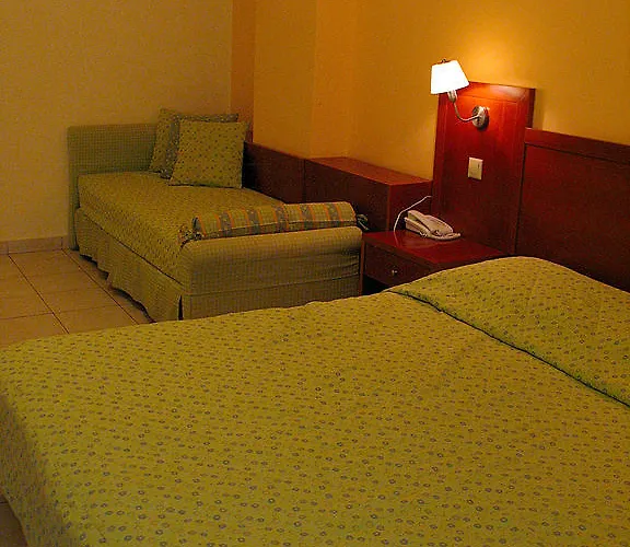 阿尔特弥斯酒店 酒店 托隆