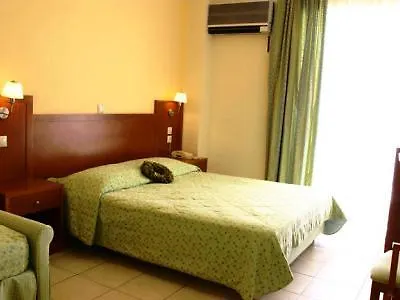 阿尔特弥斯酒店 托隆